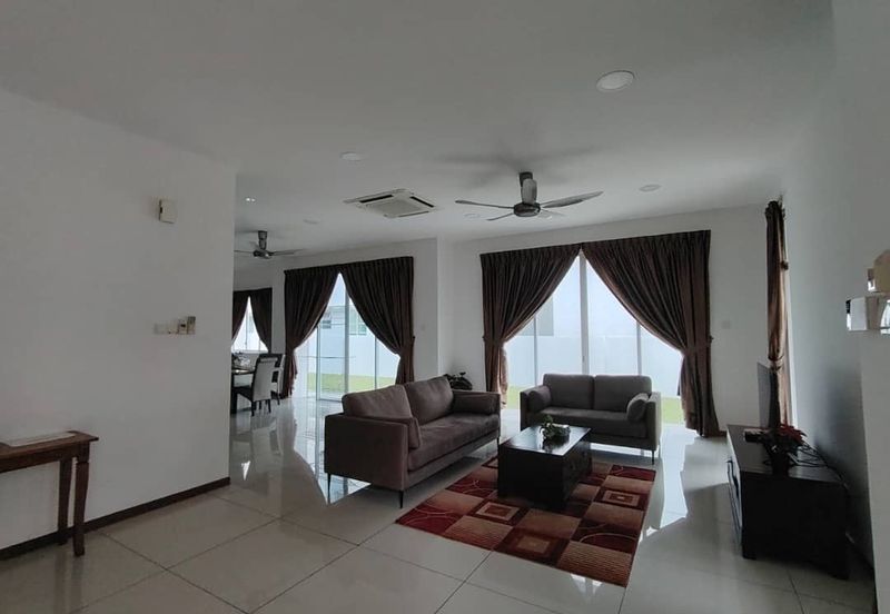 Isola Villa @ Senibong Cove