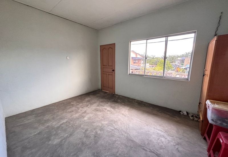 Taman Utama, Pekan Nanas