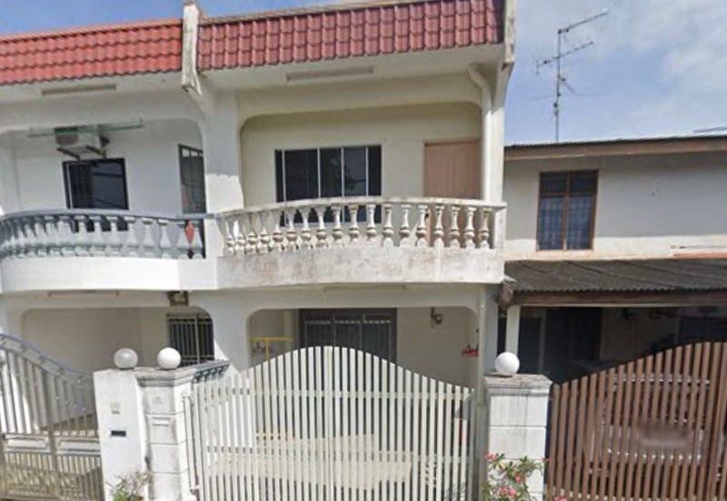 Taman Utama, Pekan Nanas