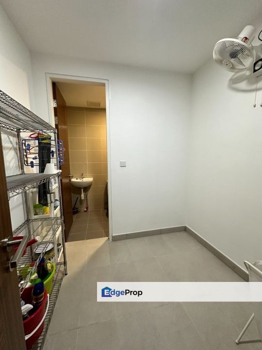 The Astaka @ 1 Bukit Senyum Mid Floor Fully furnished for Sale, Johor, Johor Bahru