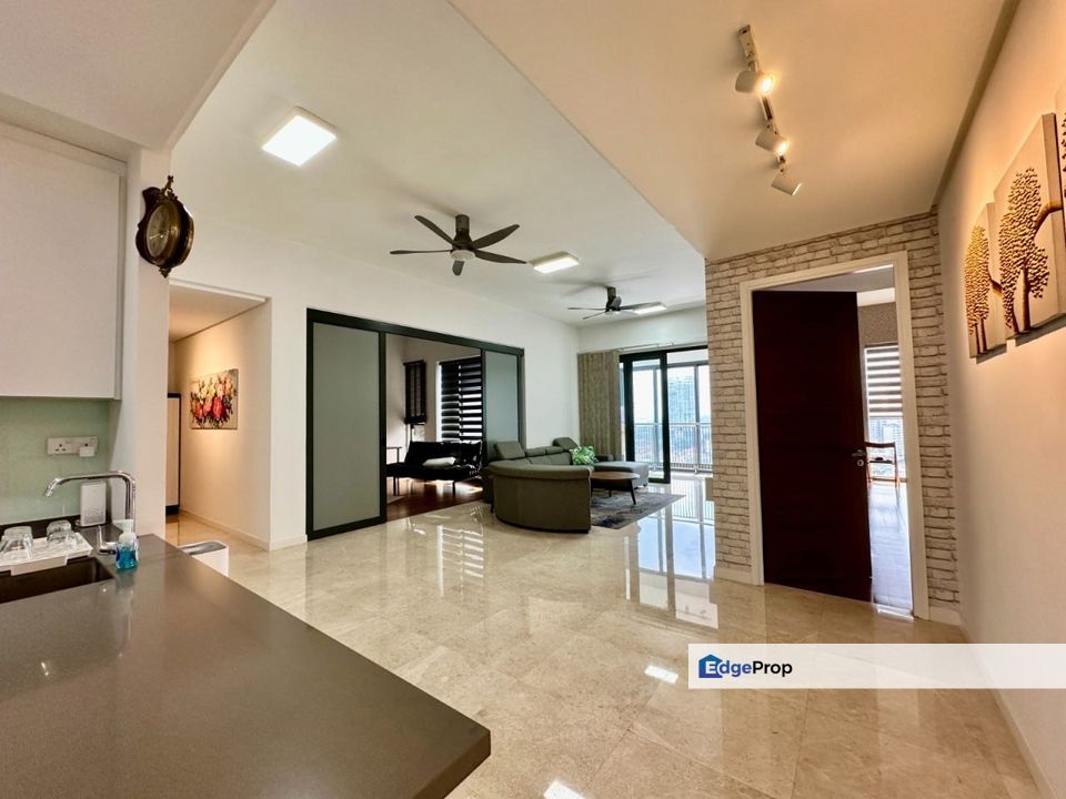 The Astaka @ 1 Bukit Senyum Mid Floor Fully furnished for Sale, Johor, Johor Bahru