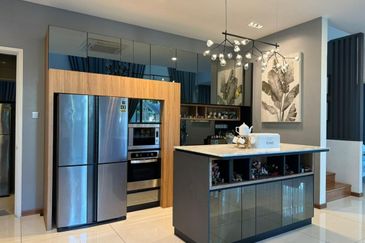 Isola Villa @ Senibong Cove