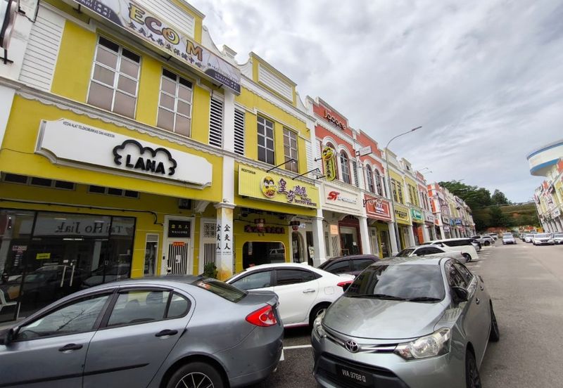 Jalan Austin Heights