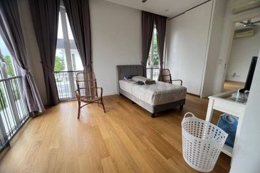 Emerald Bay @ Puteri harbour