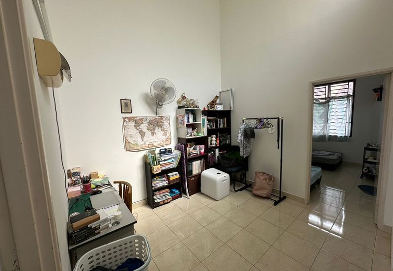 Jalan Setia Tropika 3/12