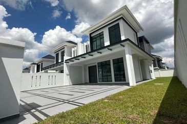 Jalan Setia Tropika @ Alocasia Residence Double Storey Semi-D