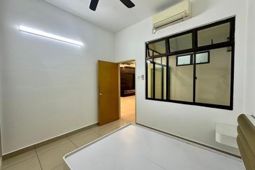 Maple Red, Adda Heights