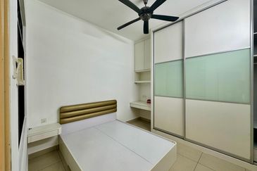 Maple Red, Adda Heights