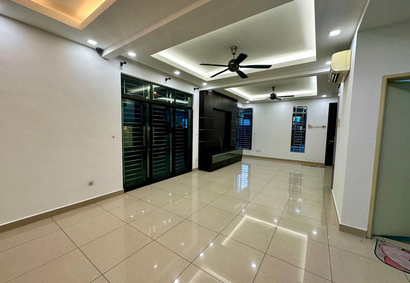 Maple Red, Adda Heights