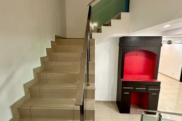 Maple Red, Adda Heights