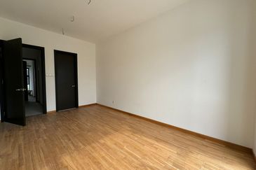 Senibong Cove Waterway Residences