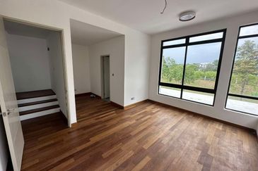 The Canal Garden South, Horizon Hills