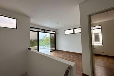 The Canal Garden South, Horizon Hills