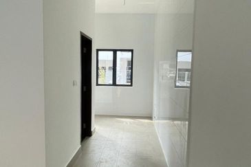 Jalan Laman Citra Double Storey Terrace House 