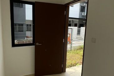 Jalan Laman Citra Double Storey Terrace House 