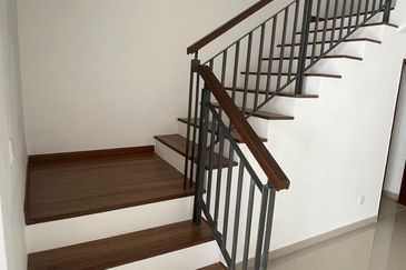 Jalan Laman Citra Double Storey Terrace House 