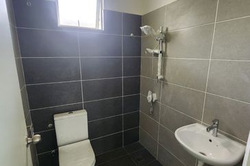 1877sf 2 Storey Terrace House | Parklane 2 Sepanggar | 4 Rooms 4 Bathrooms