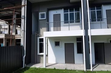 1877sf 2 Storey Terrace House | Parklane 2 Sepanggar | 4 Rooms 4 Bathrooms