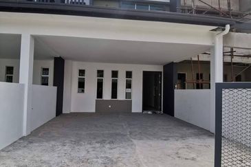 1877sf 2 Storey Terrace House | Parklane 2 Sepanggar | 4 Rooms 4 Bathrooms