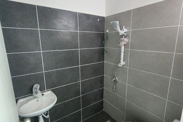 1877sf 2 Storey Terrace House | Parklane 2 Sepanggar | 4 Rooms 4 Bathrooms