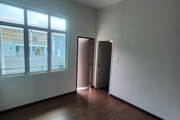 1877sf 2 Storey Terrace House | Parklane 2 Sepanggar | 4 Rooms 4 Bathrooms