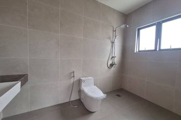 Brand New 3.5 Storey Semi D Kolombong Private Lift 5400sqft Taman Lifo