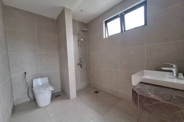 Brand New 3.5 Storey Semi D Kolombong Private Lift 5400sqft Taman Lifo