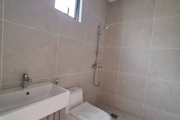 Brand New 3.5 Storey Semi D Kolombong Private Lift 5400sqft Taman Lifo