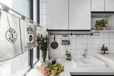 Brand New Completed Condo Ready Move in Only RM2000 Can Get The House