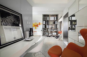 Bangunan Duta Impian (The Embassy Suites)