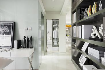 Bangunan Duta Impian (The Embassy Suites)