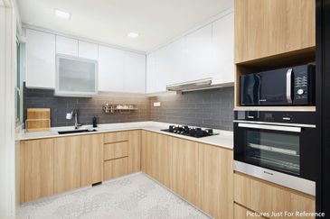 Freehold 4 Room Condo Super Low Density High Rebate NEAR Sungai Ara