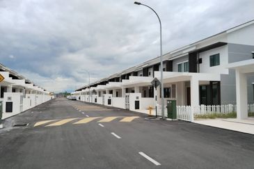 Unfurnished With Fan & Lighting, Gated Guarded, Nice Environment