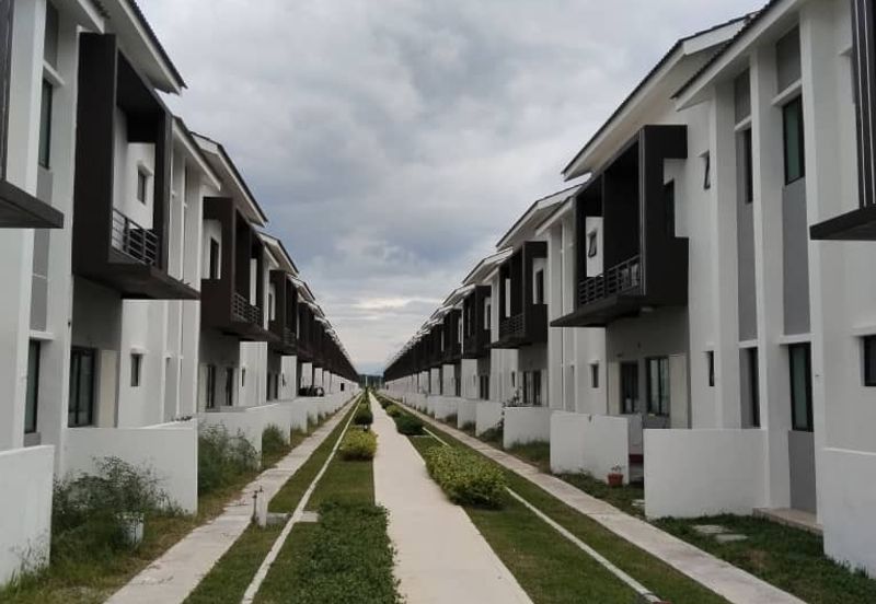 Unfurnished With Fan & Lighting, Gated Guarded, Nice Environment