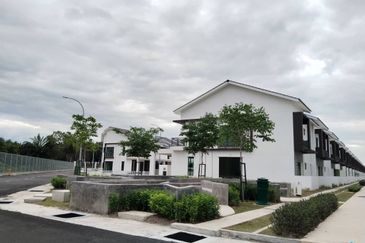 Unfurnished With Fan & Lighting, Gated Guarded, Nice Environment