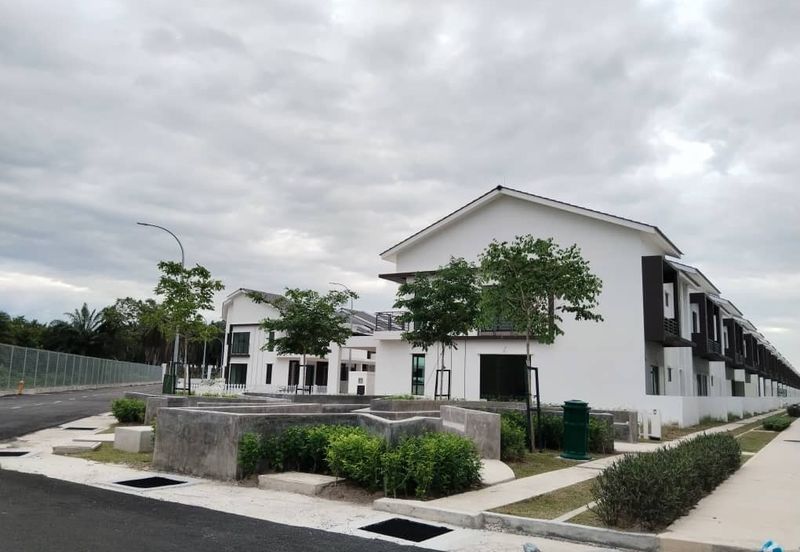 Unfurnished With Fan & Lighting, Gated Guarded, Nice Environment