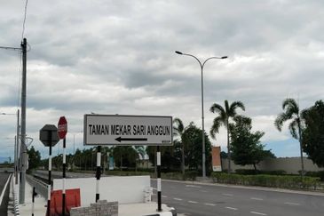 Unfurnished With Fan & Lighting, Gated Guarded, Nice Environment