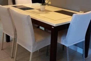 University Place (Plaza Ivory)