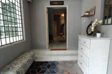 University Place (Plaza Ivory)