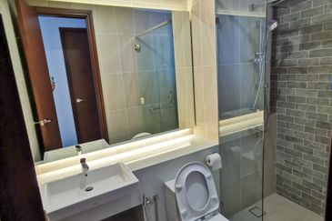 Queens Residences @ Queens Waterfront