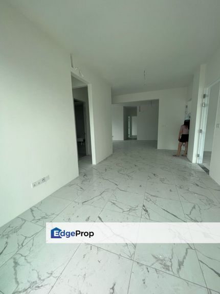 Quaywest Residence for Sale At Bayan Lepas Near Queensbay Mall, Penang, Batu Uban