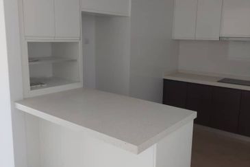 Royalle Condominium @ North Kiara