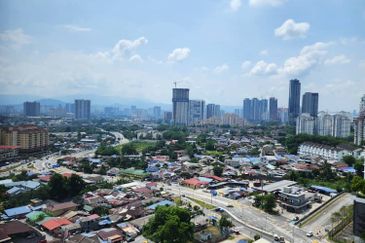 Royalle Condominium @ North Kiara