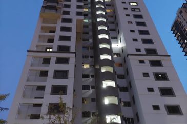 Royalle Condominium @ North Kiara