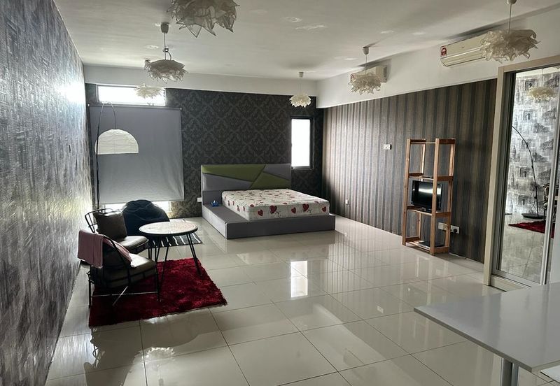 V12 Sovo (Menara Suria)