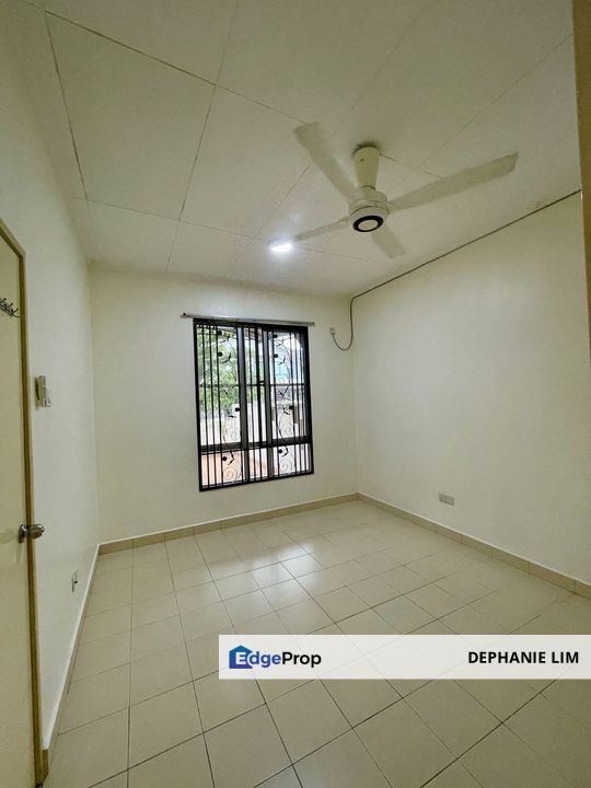 Bandar Bukit Raja House For Sale End Lot Renovated Extended Room Full width Kitchen, Selangor, Klang