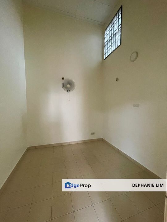 Bandar Bukit Raja House For Sale End Lot Renovated Extended Room Full width Kitchen, Selangor, Klang