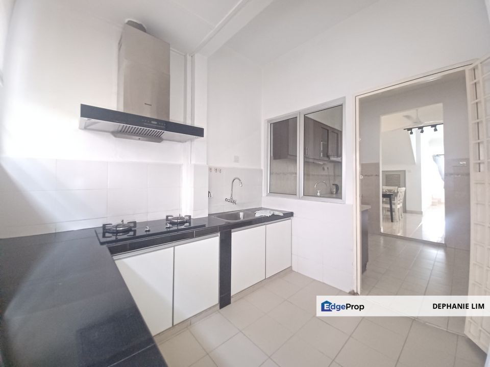 Bandar Bukit Raja House For Rent Facing Feild Partly Furnished, Selangor, Bandar Bukit Raja