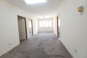 Johan Court Flat @ Alam Perdana