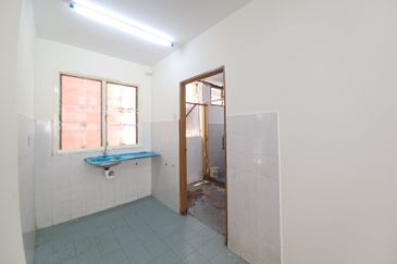 Johan Court Flat @ Alam Perdana